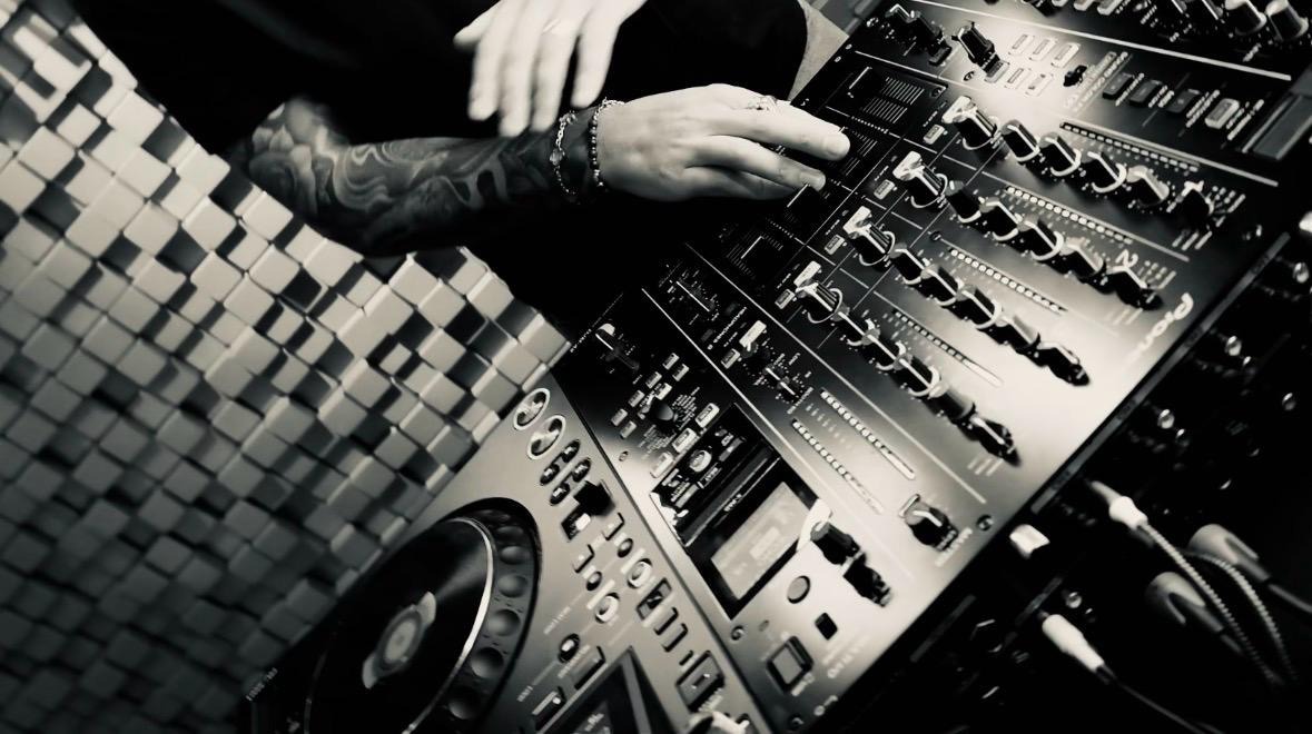 DJ-Jads