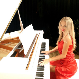 ellen-pianist-keyboardist