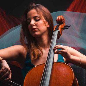 dana-cellist