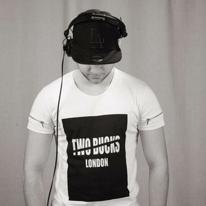 dj-youngmoon-6b10a6b2-0ae5-4283-86b7-7d87bed39653